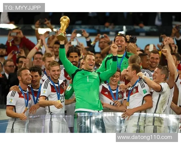 德国足球明星释的辉煌历程与对足球的深刻影响分析