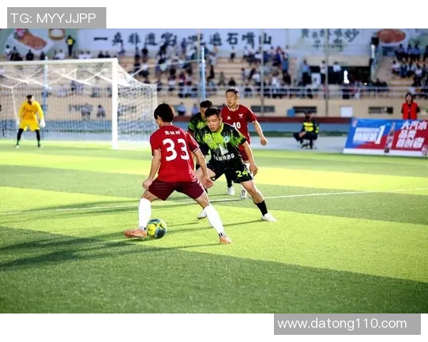 香港足球明星在绿茵场上展现风采的精彩瞬间实拍合集 香港足球明星在绿茵场上展现风采的精彩瞬间实拍合集